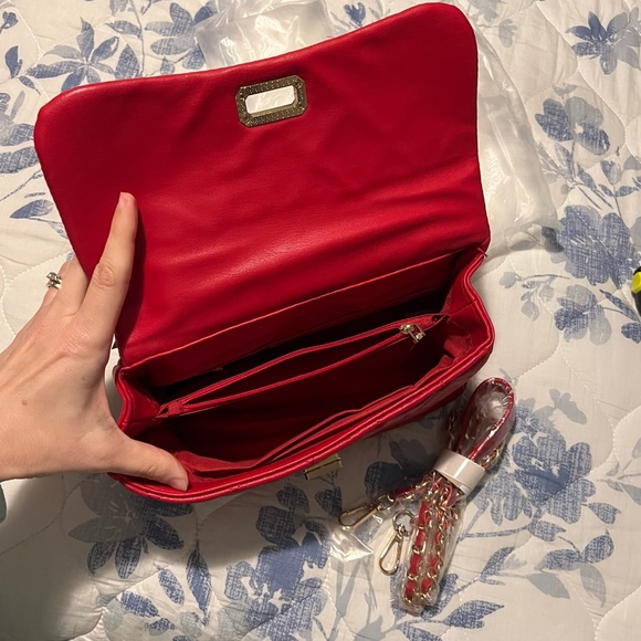 NWT Badgley Mischka Elegant Red Quilted Handbag - Picture 2 of 8